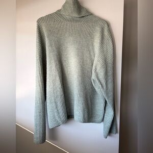 H&M Light Green Ribbed Turtleneck Sweater